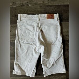 WOMENS LEVI SHORTS SIZE 27